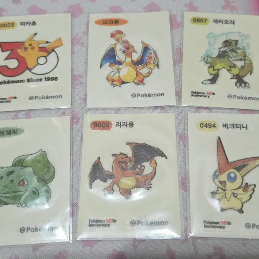 [BUNJANG] Pokemon Sticker Artworks Charizard &amp; Pikachu 30th Anniversary Collection / 포켓몬띠부씰 아트워크 리자몽 30주년 피카츄등 씰 모음
