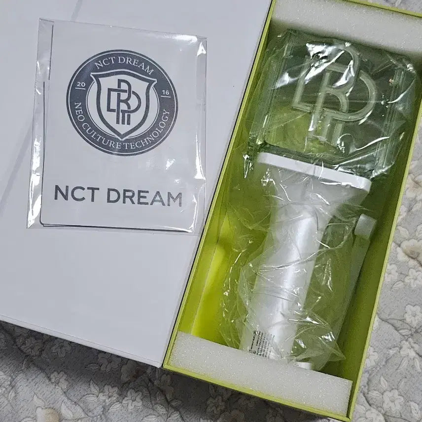 [BUNJANG] NCT DREAM Official Light Stick / 엔시티 드림 응원봉 (믐뭔봉) 판매