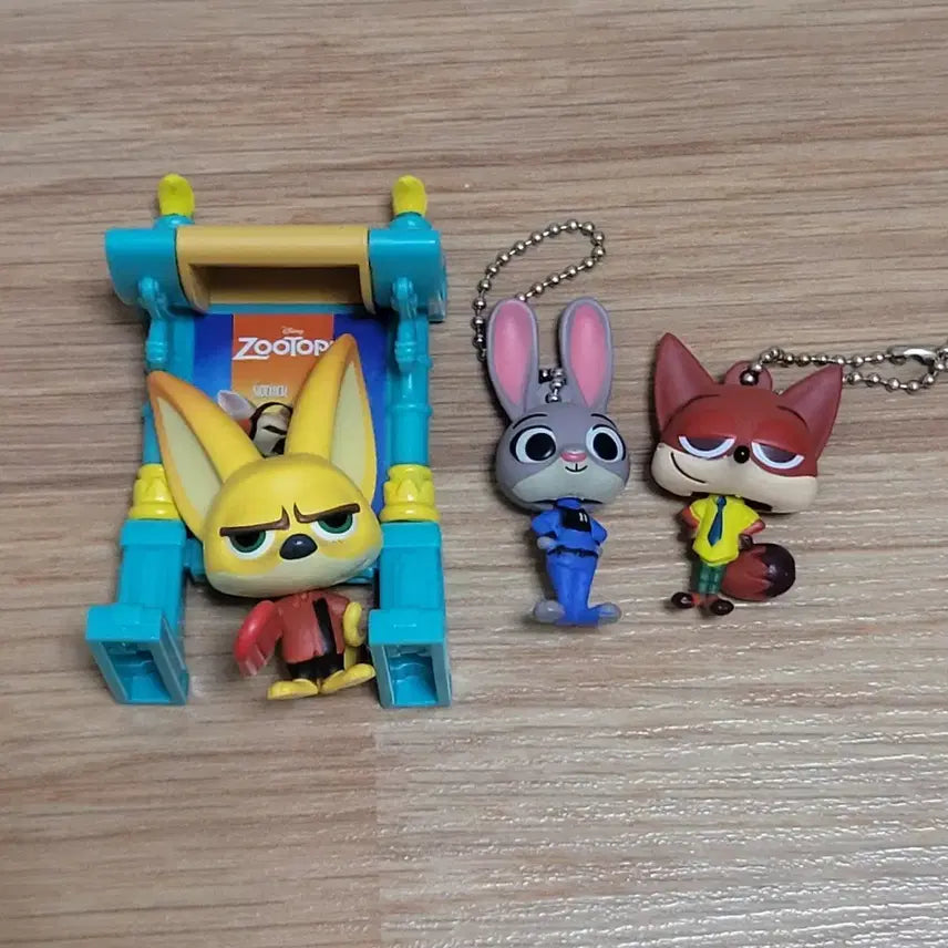 [BUNJANG] Zootopia Shanghai Disneyland Nick, Judy, Finnick Gacha Figure Bundle Set / 주토피아 상하이 디즈니랜드 닉 주디 피닉 가챠 일괄