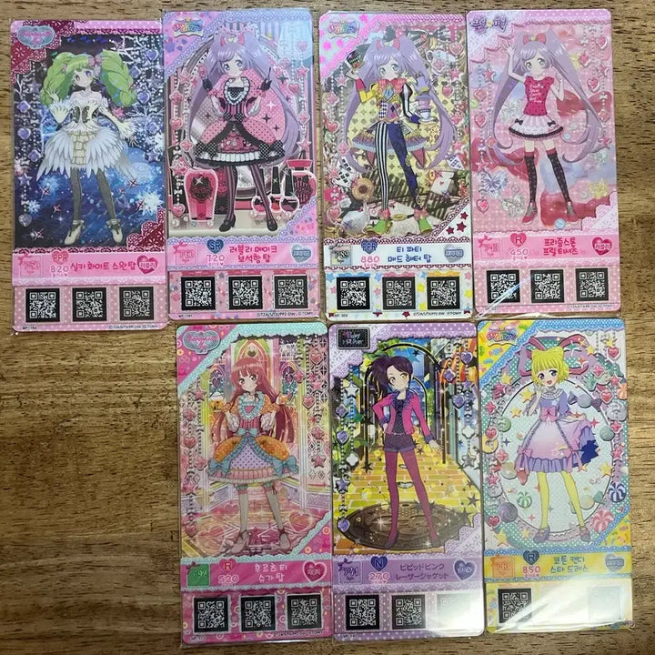 [BUNJANG] Pripara Milly Ticket Laala Faruru Shion Sophie Mirai Bundle Set / 프리파라 밀피 티켓 라라 파루루 시온 소피 미래