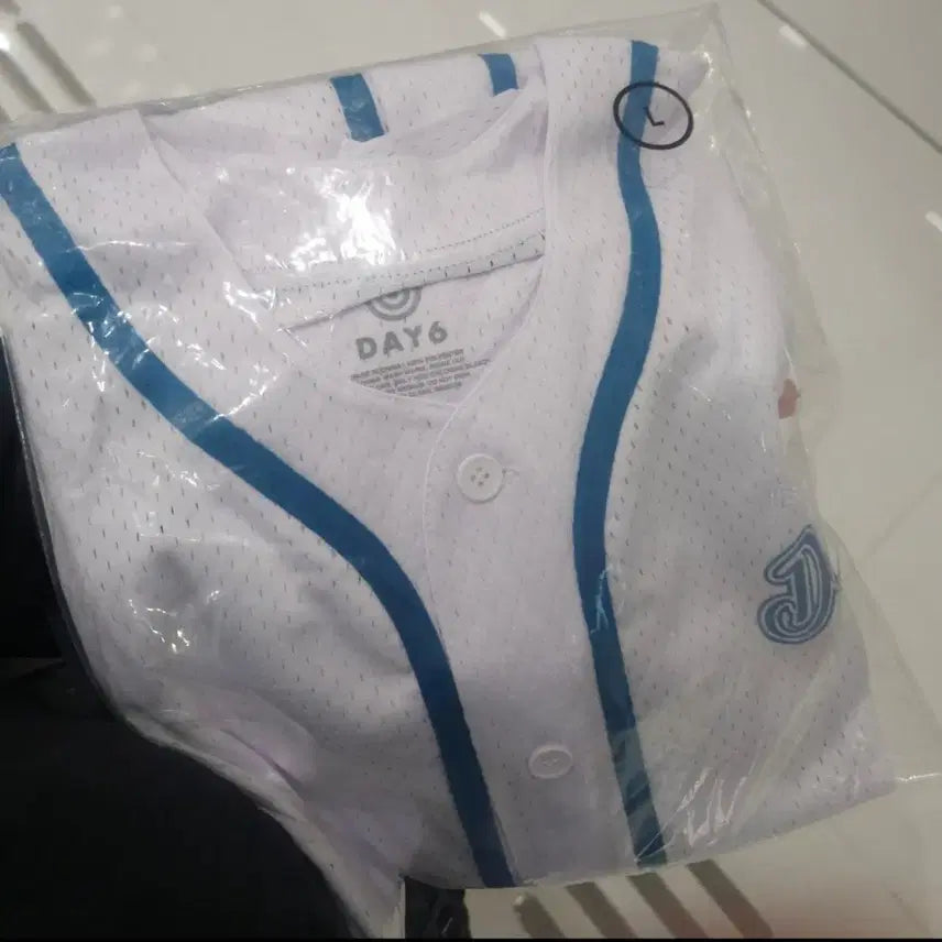[BUNJANG] DAY6 K-Pop Concert Baseball Jersey L Size / 데이식스 해투 데케이드 야구 져지 L 사이즈