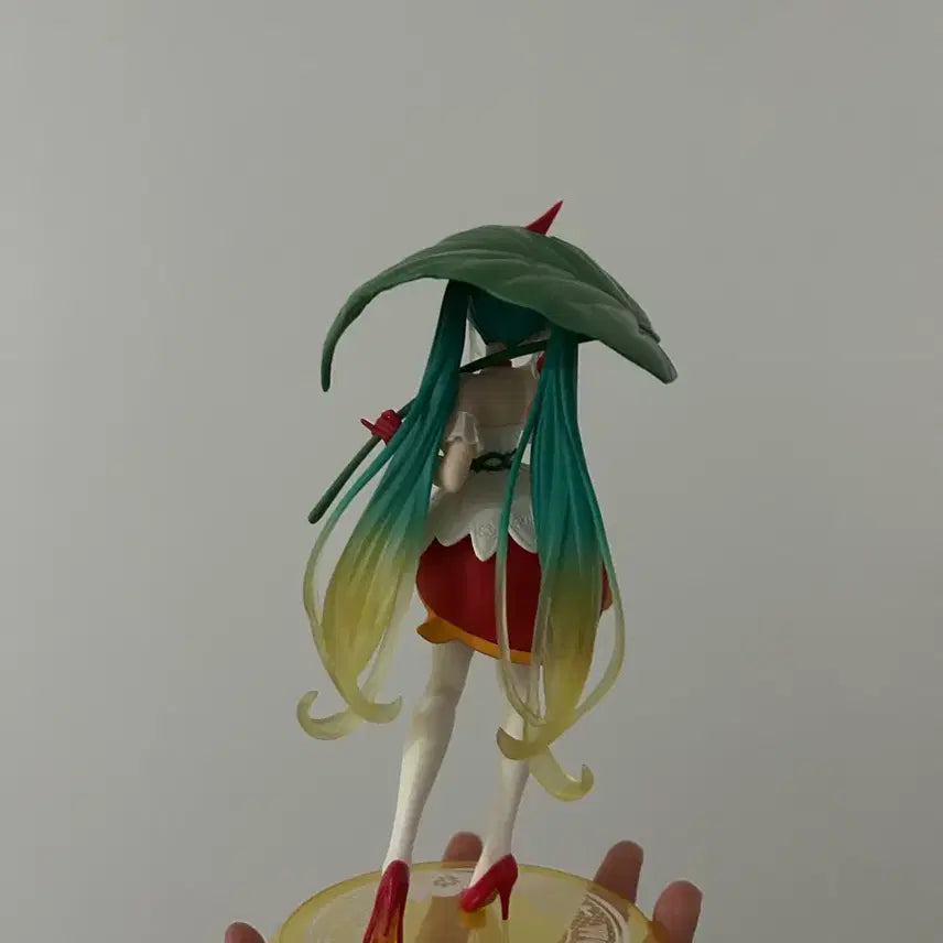 [BUNJANG] Miku Leaf Ver. Figure / 미쿠 피규어 나뭇잎 미쿠