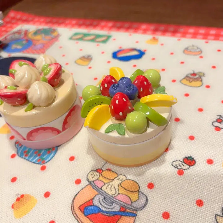 [BUNJANG] Vintage Dessert Ceramic Storage Box - Strawberry Cake &amp; Fruit Cake Design / 고전 디저트 도기 보관함 딸기 케이크 과일 케이크