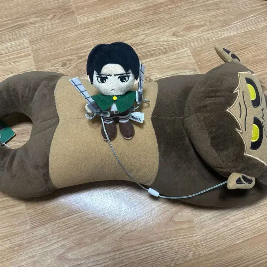 [BUNJANG] Attack on Titan Levi Beast Titan Plush Universal Studios Limited Edition 2022 / 초희귀) 진격의거인 리바이 짐승거인 인형 유니버셜 2022 한정