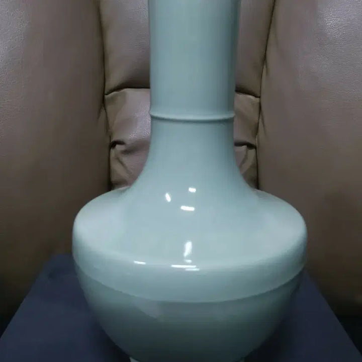 [BUNJANG] Qing Dynasty Yongzheng Period Celadon Vase with Bamboo Motif / 청.옹정제.기물/두청유.죽절절연장경병