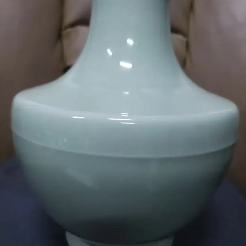 [BUNJANG] Qing Dynasty Yongzheng Period Celadon Vase with Bamboo Motif / 청.옹정제.기물/두청유.죽절절연장경병