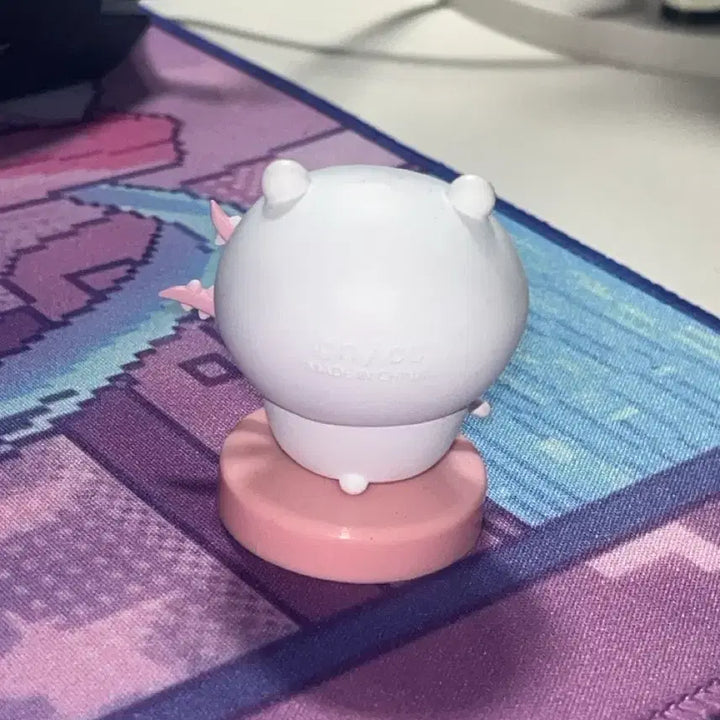 [BUNJANG] Chiikawa Rabbit Figure with Pink Trident / 치이카와 토끼 피규어 핑크 삼지창