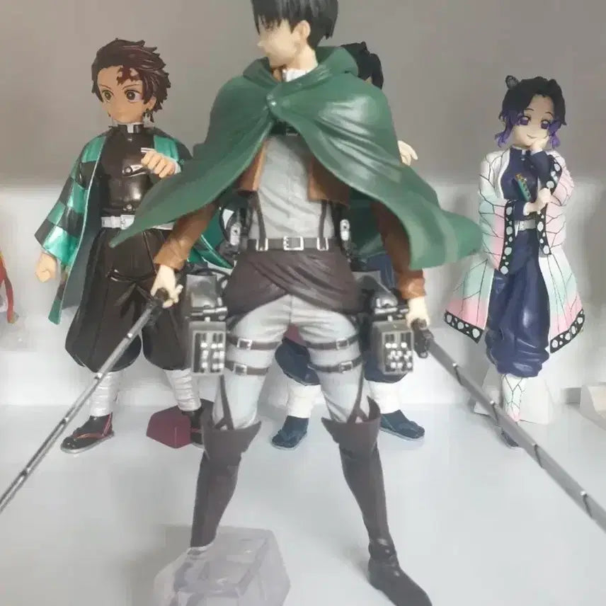 [BUNJANG] Attack on Titan Levi Figure B Prize / 택포 9) 진격의 거인 피규어 리바이 b상