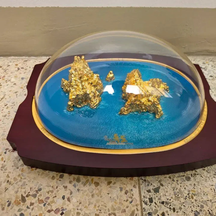 [BUNJANG] Dokdo 1:5,000 Scale Model 99.99% Gold Plated / 독도모형(1:5,000) 99.99% 순금도금(독도연구회)