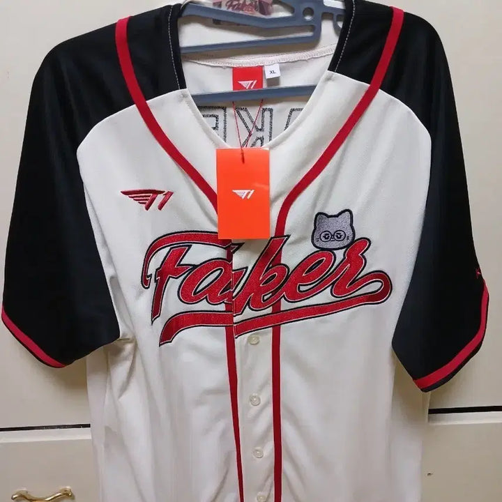 [BUNJANG] T1 Faker 2026 Birthday Limited Edition Uniform Set (XL) with Gym Sack &amp; Photocards / (세트 판매) T1 페이커 생일 유니폼XL+짐색+포토카드(2종) 팝니다