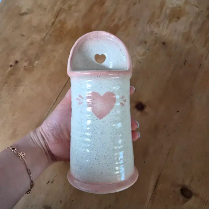 [BUNJANG] Pink Heart Wall-Mounted Vase / <무료배송> 벽걸이형 화병 핑크 하트 디자인  높이19~14x지름7.5