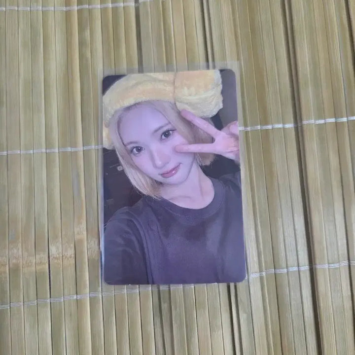 [BUNJANG] Ha:tu Ha Jiwoo Jump Up Lucky Draw Photocard / 하투하 지우 점프업 럭드
