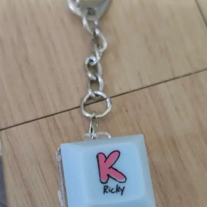 [BUNJANG] ZEROBASEONE Zerobaseone ZB1 Ricky Photocard Keycap / 제로베이스원 zerobaseone 제베원 앤더블 리키 포카 키캡