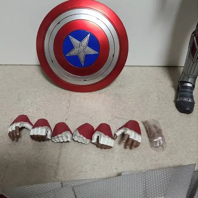 [BUNJANG] Hot Toys 1/6 Falcon and the Winter Soldier Version Falcon Figure / 핫토이 1/6 팔콘 앤 윈터솔져 버전 팔콘 (박스x)
