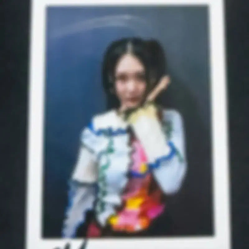 [BUNJANG] tripleS Gong Yu Bin Rising Signed Polaroid / tripleS 트리플에스 공유빈 Rising 싸인 폴라로이드