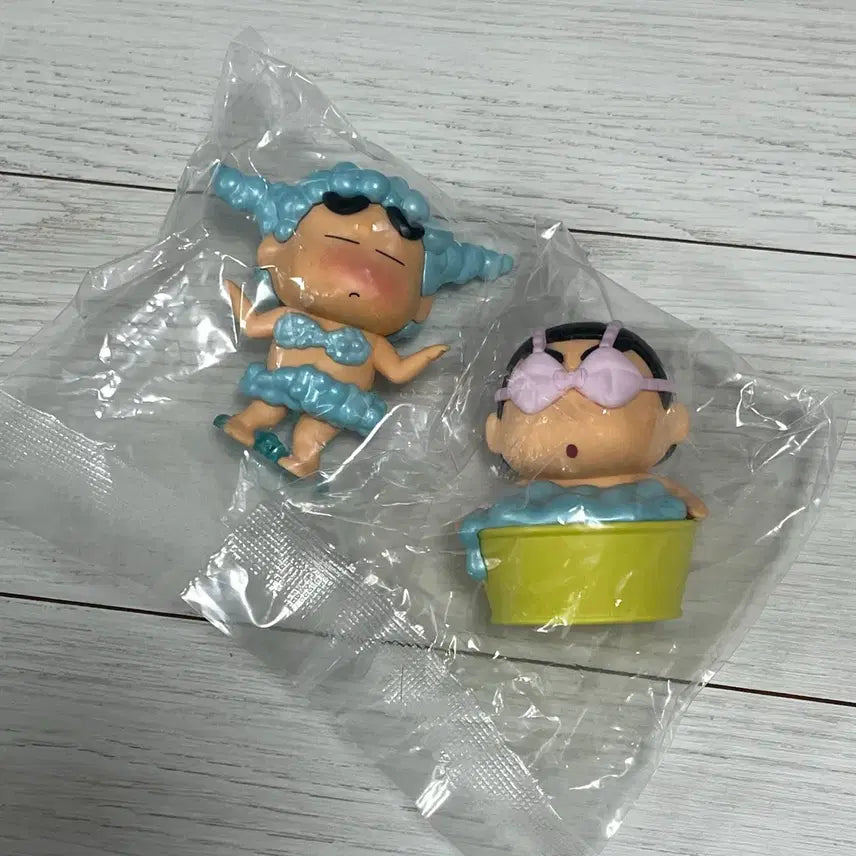[BUNJANG] Crayon Shin-chan Bath Figure Set / 짱구는못말려 짱구 랜덤 목욕 피규어 2종 일괄 판매