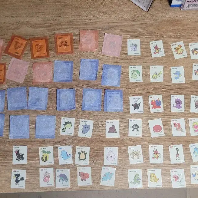 [BUNJANG] Pokemon Stickers Bundle Set (124 pcs) - 30th Anniversary Sealed, Halloween Limited Edition Included / 포켓몬 띠부씰 일괄판매 30주년 미개봉씰45개,할로윈한정판씰 포함156개
