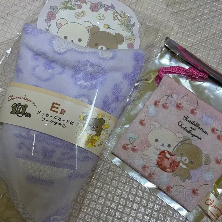 [BUNJANG] Rilakkuma Kogumachako 10th Anniversary Lottery E Prize Handkerchief, G Prize Pouch Set / 리락쿠마차이로이코구마 코구마 10주넌 기념 쿠지/ E상손수건G상파우치