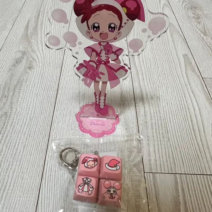[BUNJANG] Magical Doremi Lotte Cinema Keycap Keyring &amp; Acrylic Stand Set / (이번주까지만)꼬마마법사 레미 롯데시네마 키캡키링 아크릴 스탠드 세트