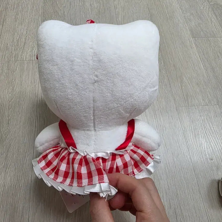 [BUNJANG] Hello Kitty 20cm Doll Red Checkered Dress / 헬로키티 인형 체크 원피스 20cm