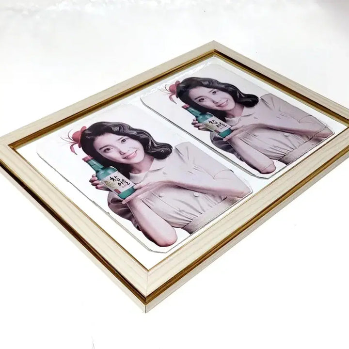 [BUNJANG] IU Chamisul Model Paper Box Image Frame / [인기수집반]아이유 액자 - 참이슬 모델 20개입 종이박스 이미지사용