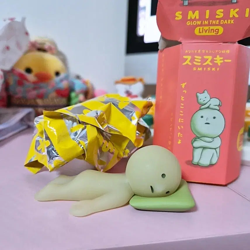 [BUNJANG] Smiski Glow-in-the-Dark Figure / 스미스키 야광 피규어