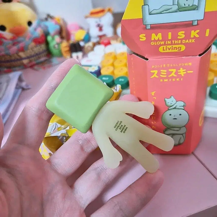 [BUNJANG] Smiski Glow-in-the-Dark Figure / 스미스키 야광 피규어