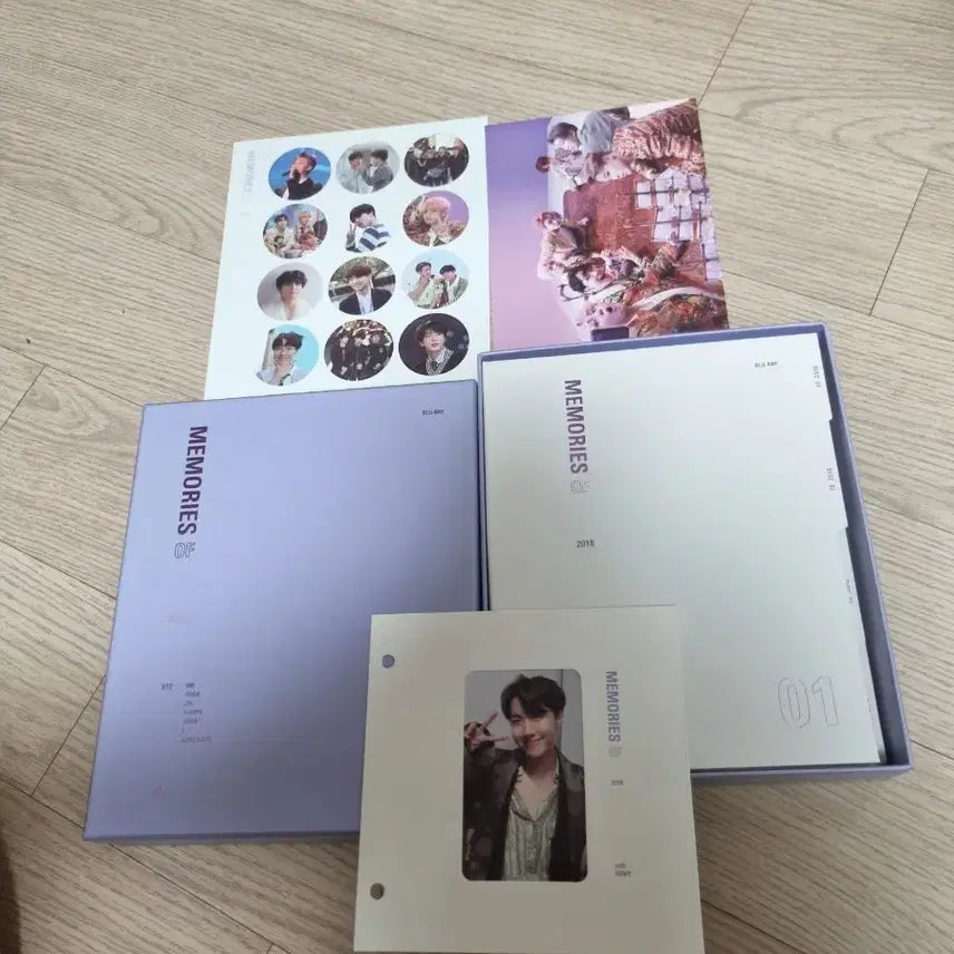 [SOLD OUT] [BUNJANG] BTS 2018 Memories Blu-ray J-Hope Photocard Bundle Set / 방탄 2018메모리즈 블루레이 호석 포카포함 풀셋양도.  bts