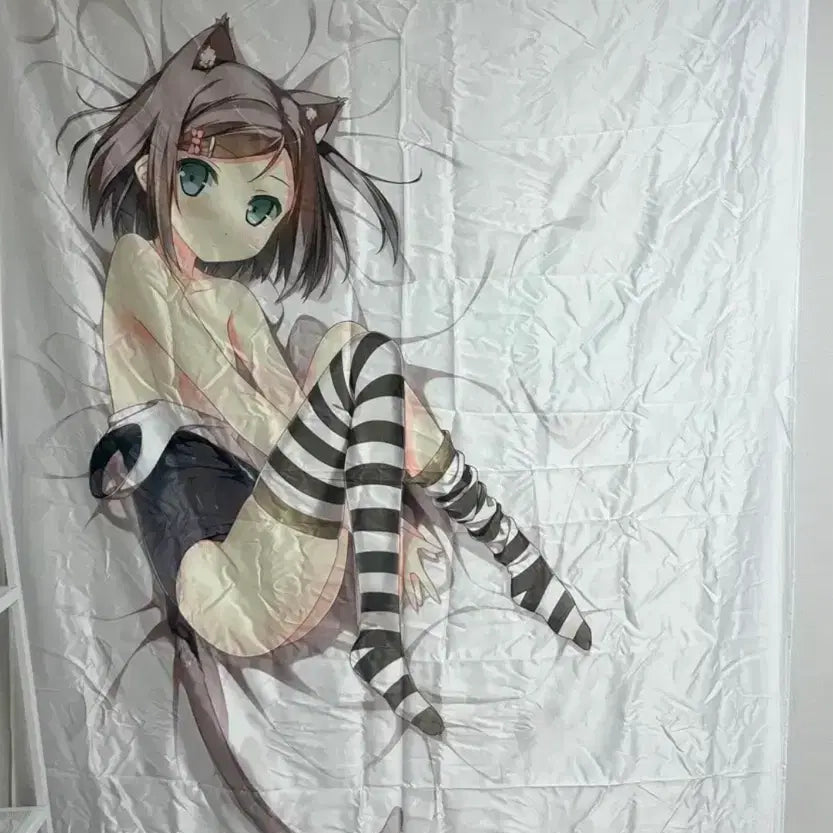 [BUNJANG] Tsukiko Bed Sheet Tapestry Fabric Figure / (반택포3.0!!) 변웃고 츠키코 침대시트 태피스트리 패브릭 피규어