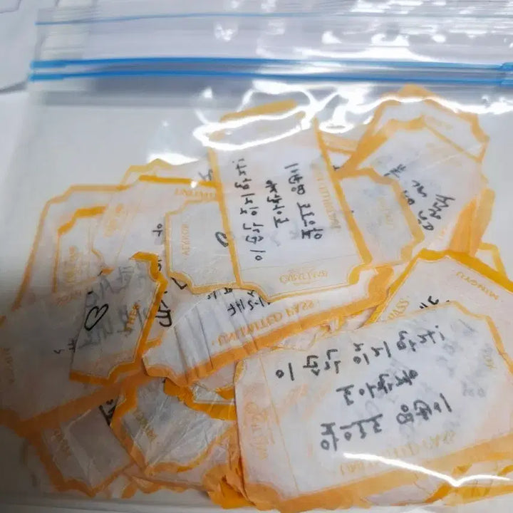 [BUNJANG] SEVENTEEN Confetti Bundle (B-Grade, 30 pcs) / 세븐틴 컨페티 B급 30장