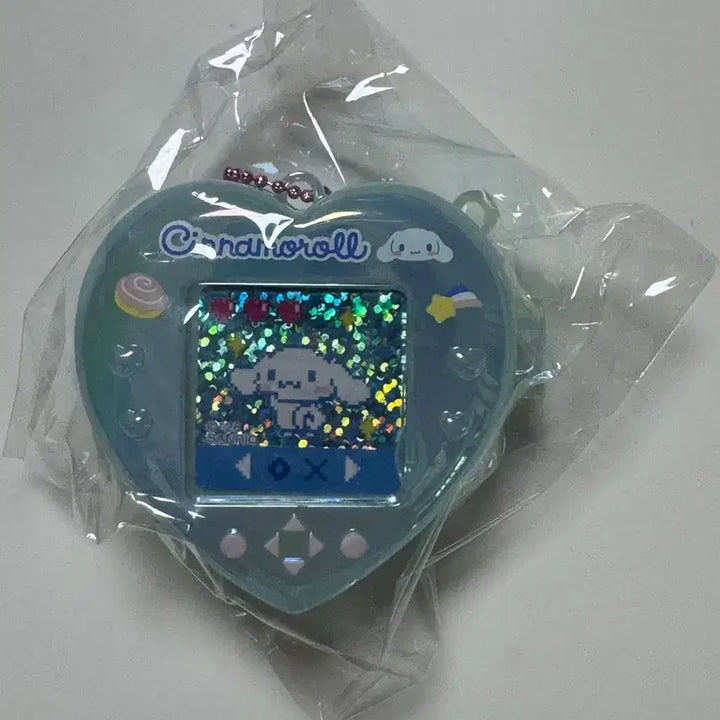 [BUNJANG] Sanrio Heisei Game Machine Heart Keyring Cinnamoroll / 산리오 헤이세이 게임기 하트 키링 시나모롤