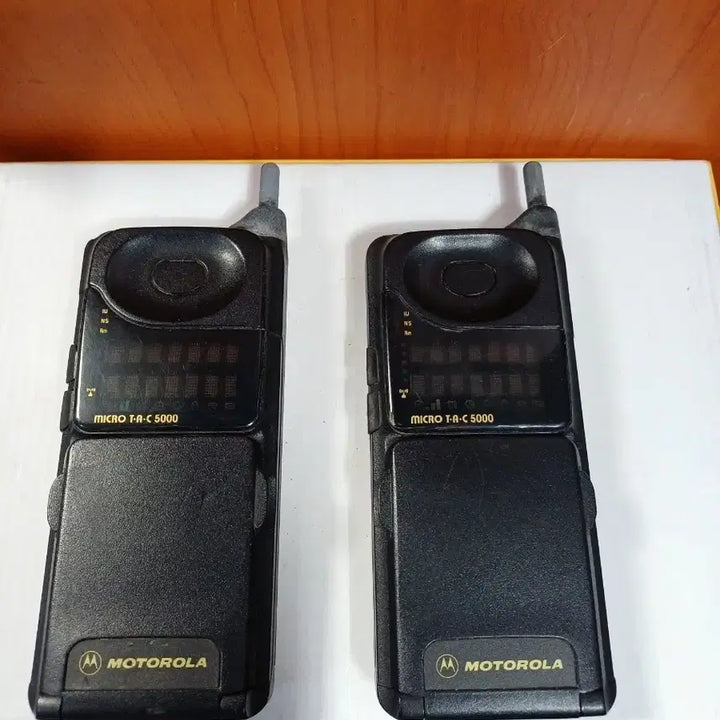 [BUNJANG] Motorola MICRO T-A-C 5000 Mobile Phone (2 Units) / 모토로라 MICRO T-A-C 5000 2개 ..