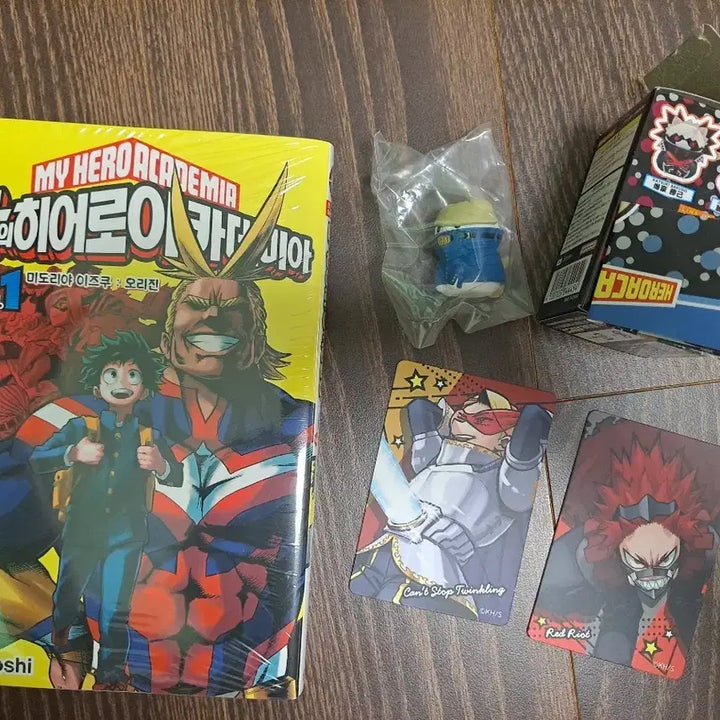 [BUNJANG] My Hero Academia Manga Volume 1 with Kirishima &amp; Aoyama Magnet and Genest Mega Cat / 나의 히어로 아카데미아 만화책+마그넷+메가캣