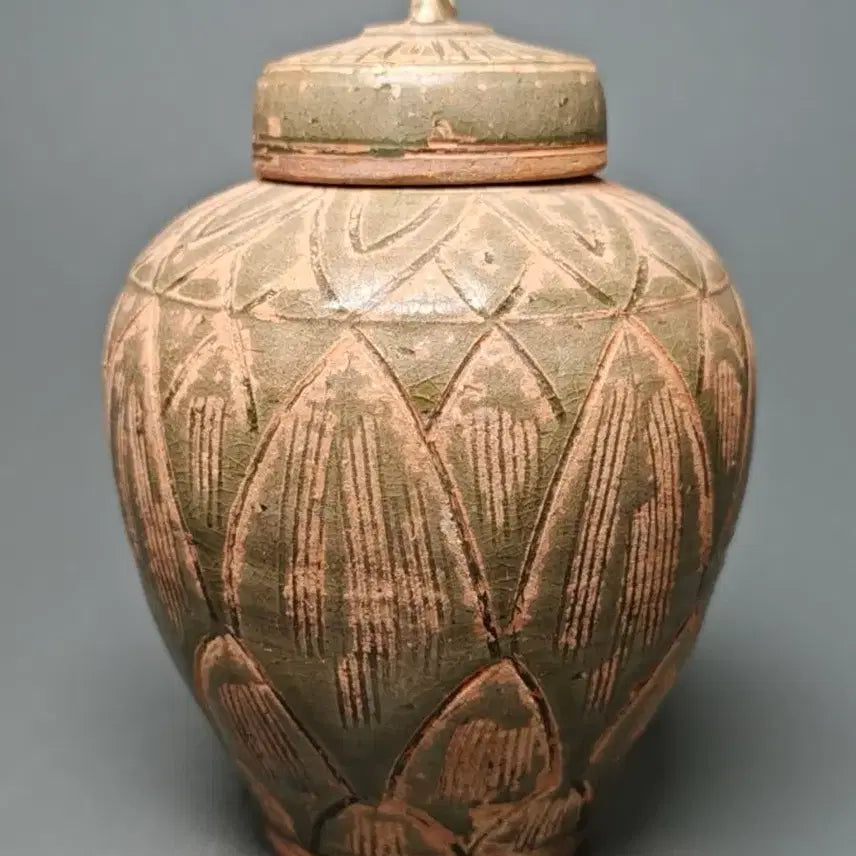 [BUNJANG] Yuan Dynasty Celadon Lotus Pattern Jar with Lid / [진품] 출토품 원대 연화문 청자 합호 항아리 중국도자기 골동품 수집품