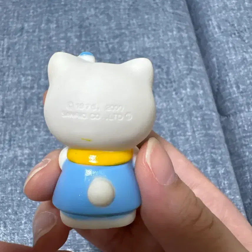 [BUNJANG] Classic Hello Kitty Blue Figure / 고전 헬로키티 파랑 키티 피규어 판매중