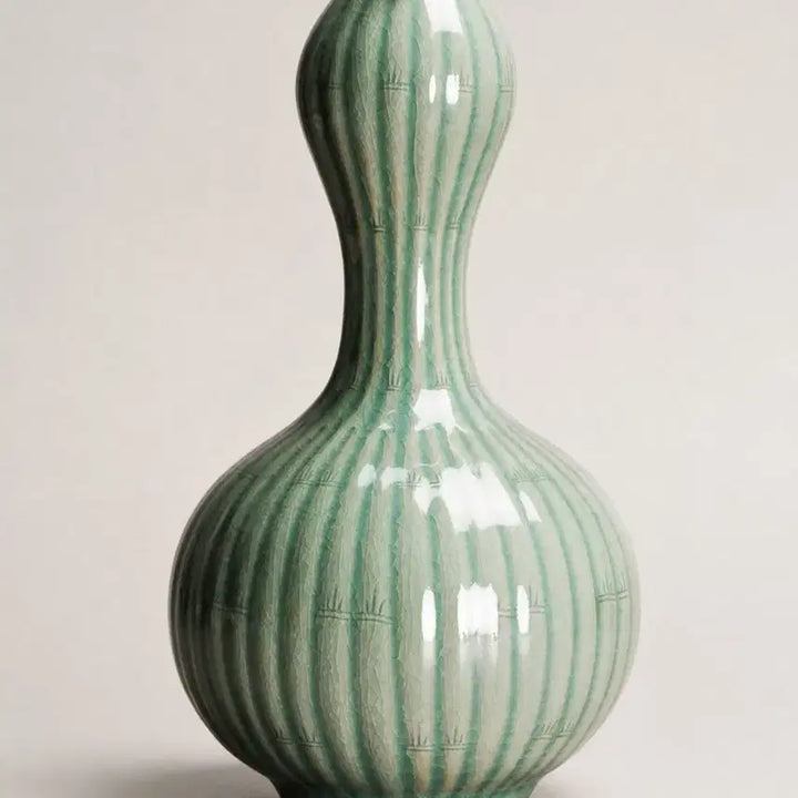 [BUNJANG] Haegang Yoo Geun-hyung Celadon Vase (Intangible Cultural Property) / 무형문화재 해강 유근형 죽문 청자 호리병