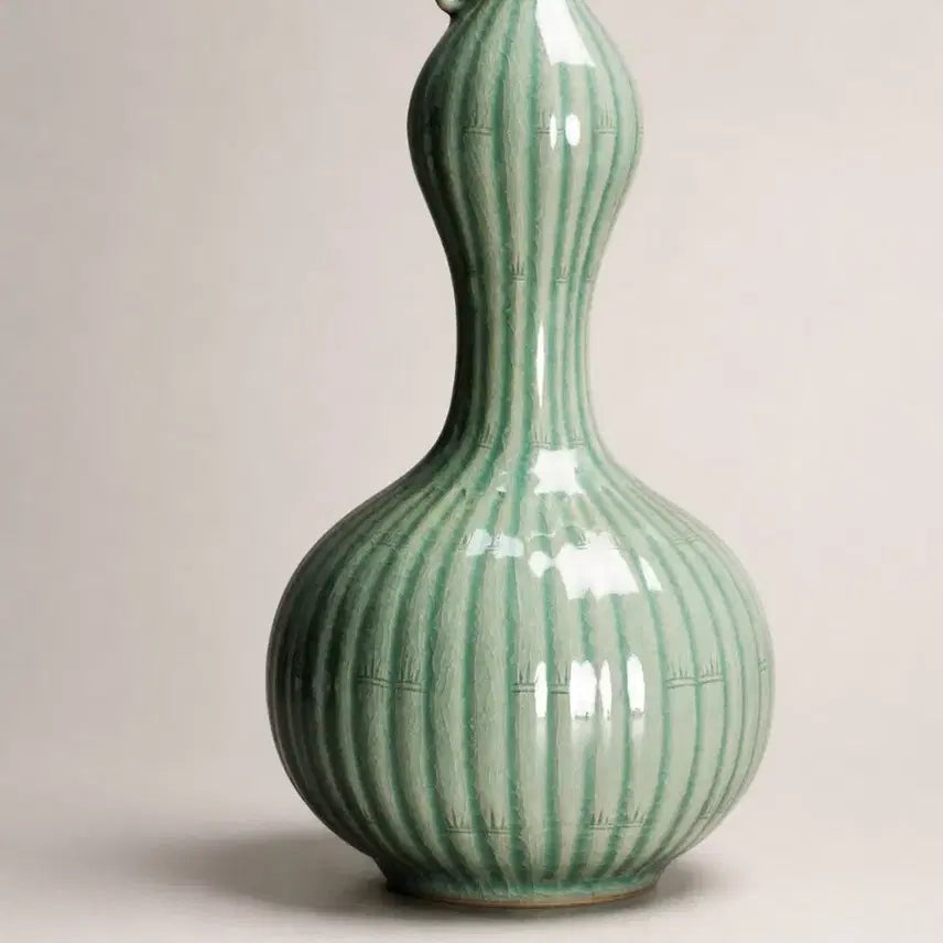 [BUNJANG] Haegang Yoo Geun-hyung Celadon Vase (Intangible Cultural Property) / 무형문화재 해강 유근형 죽문 청자 호리병