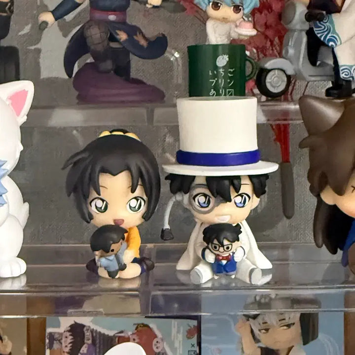 [BUNJANG] Detective Conan Bandai Hug Character Kazaha &amp; Kid the Phantom Thief Gacha Figures Bundle Set / 일괄) 명탐정 코난 반다이 꼬옥 안아요 카즈하+ 괴도 키드 가챠 피규어