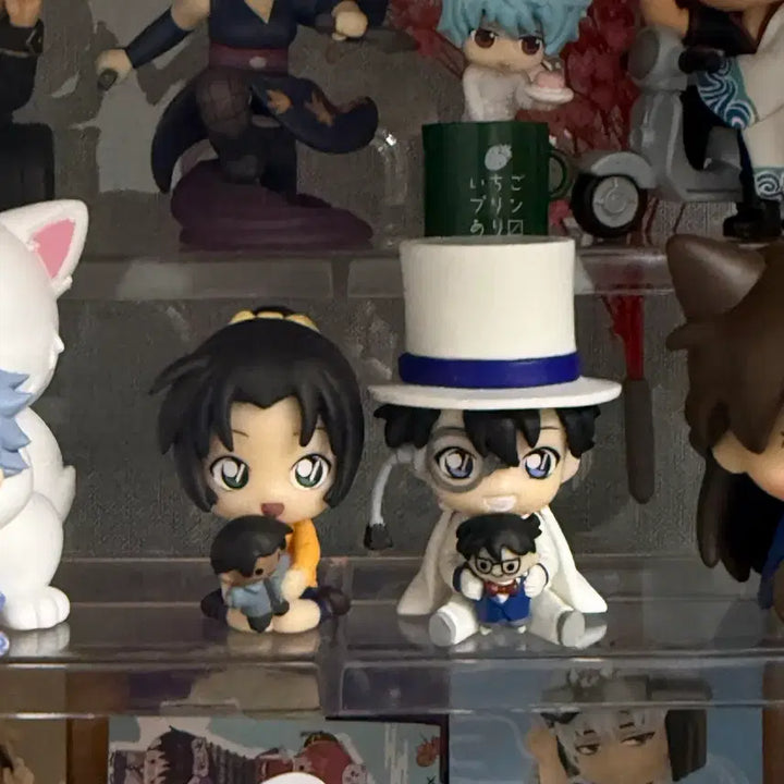 [BUNJANG] Detective Conan Bandai Hug Character Kazaha &amp; Kid the Phantom Thief Gacha Figures Bundle Set / 일괄) 명탐정 코난 반다이 꼬옥 안아요 카즈하+ 괴도 키드 가챠 피규어