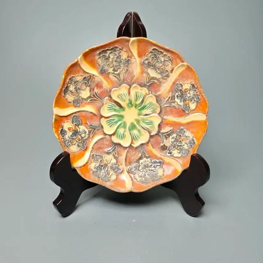 [BUNJANG] Goryeo Dynasty Samche Pottery Peony Pattern Flower Shaped Large Plate / [진품] 출토품 금나라 삼채 모란문 화형 대반 중국도자기 골동품 수집품