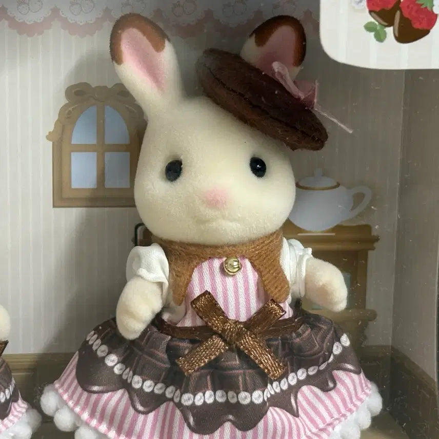 [BUNJANG] Sylvanian Families Valentine Chocolate Girl / 실바니안 발렌타인 초콜릿 소녀