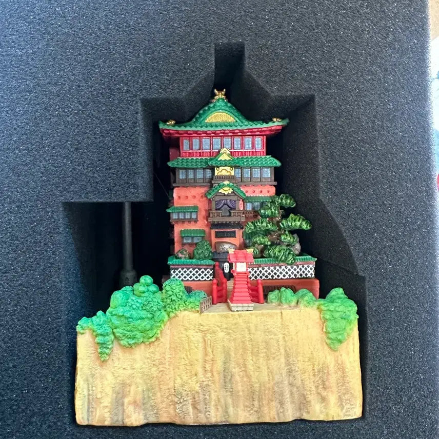 [BUNJANG] Ghibli Park Spirited Away Diorama / 지브리파크 센과 치히로의 행방불명 디오라마 판매합니다