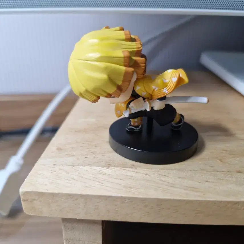 [BUNJANG] Demon Slayer: Kimetsu no Yaiba Adverge Motion 1 Zenitsu Figure (Box Not Included) / 귀멸의 칼날 귀칼 애드버지 모션1 젠이츠 피규어 (박스X)