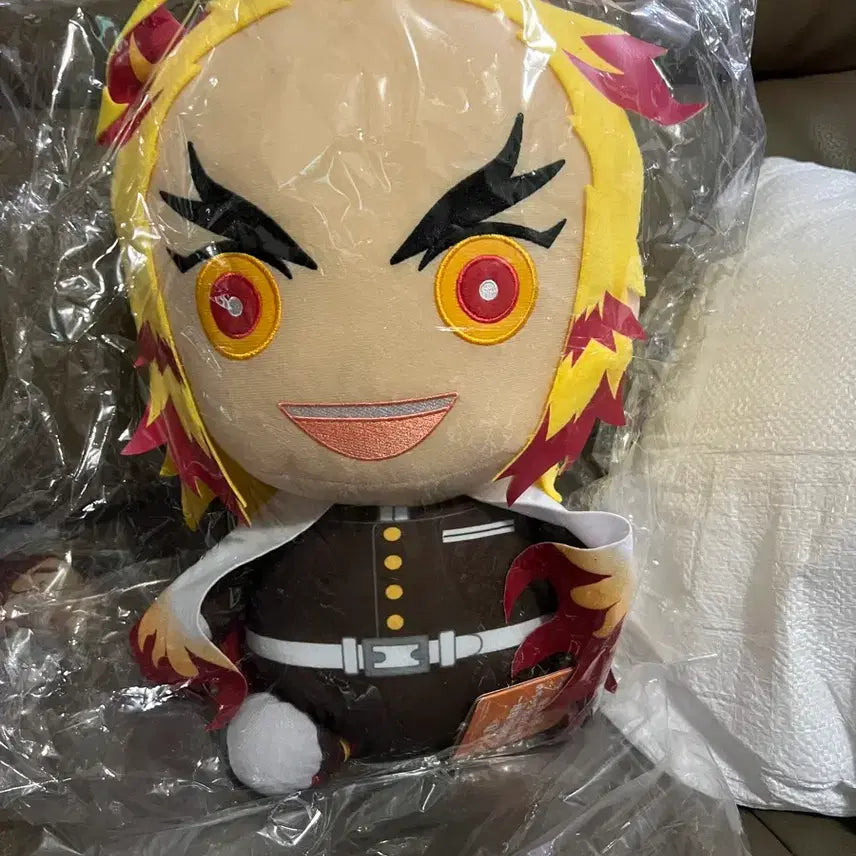 [BUNJANG] Bandai Demon Slayer Kyojuro Rengoku Extra Large Plush / 미개봉)반다이 귀멸의칼날 렌고쿠 쿄쥬로 특대 누이구루미