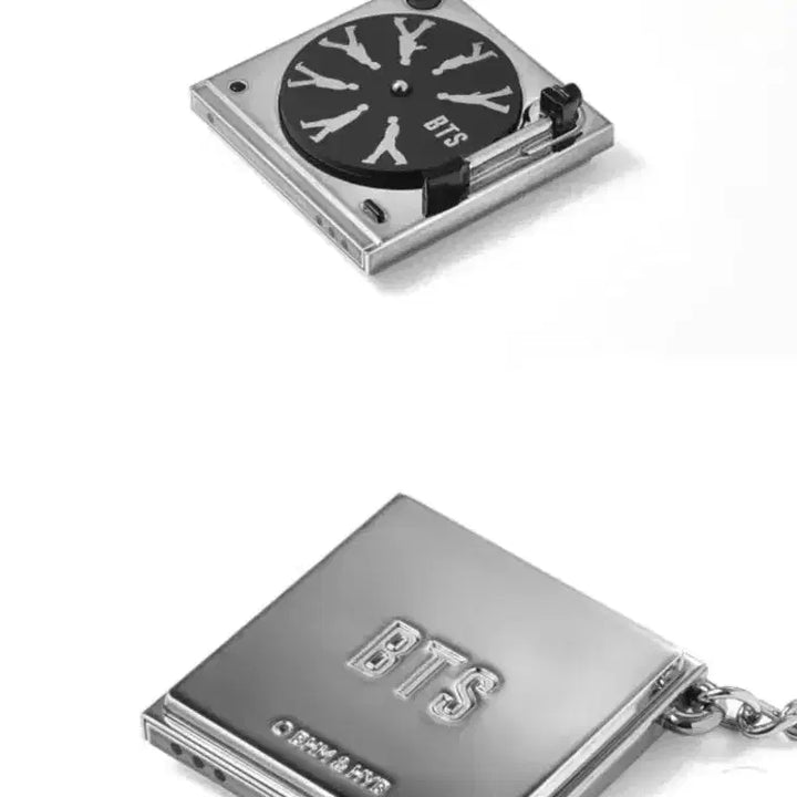 [BUNJANG] BTS Turntable Keychain Sealed / BTS 턴테이블 키링 미개봉팝니다