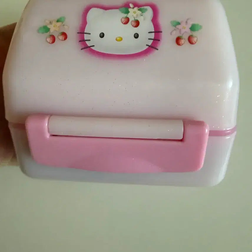 [BUNJANG] Vintage Kitty Strawberry Lunch Box / (마지막 가격내림!) 고전 키티 도시락