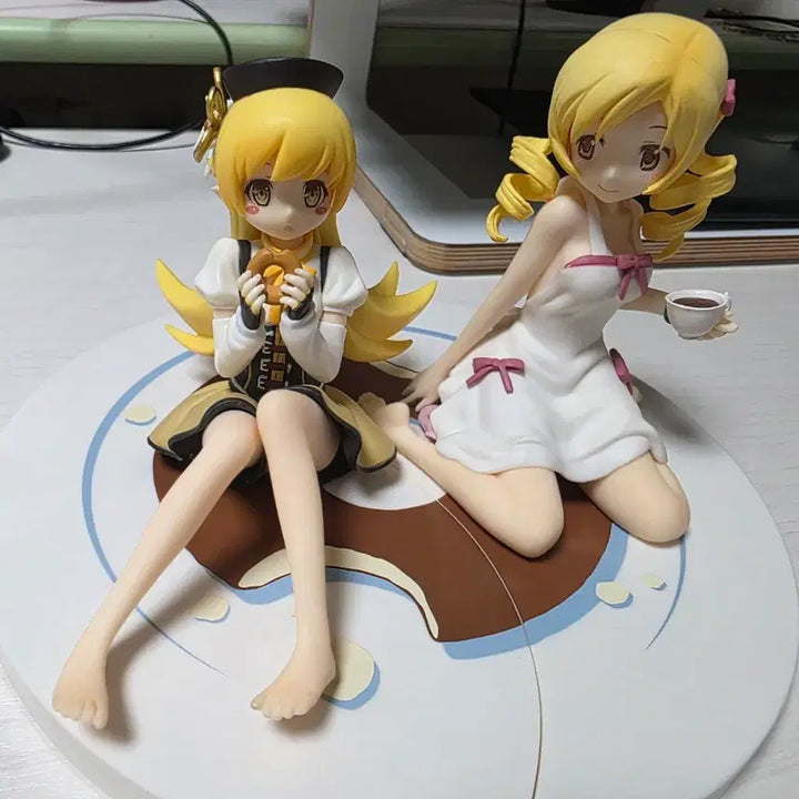 [BUNJANG] Nisemonogatari Madogatari Mami &amp; Shinobu Collaboration Figure / 니세모노가타리 마도가타리 피규어