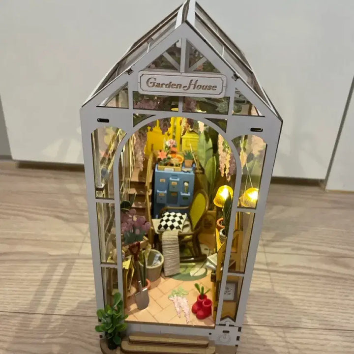 [BUNJANG] LoRa Life Garden House Book Nook with Light / 로라이프 가든하우스 북눅(조명)