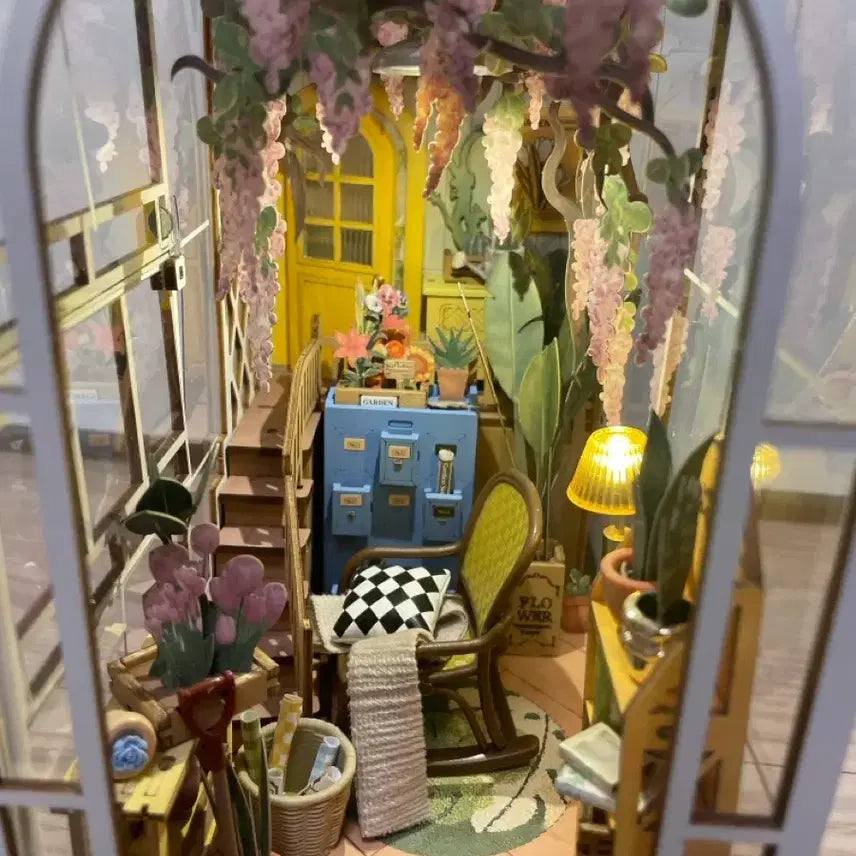 [BUNJANG] LoRa Life Garden House Book Nook with Light / 로라이프 가든하우스 북눅(조명)