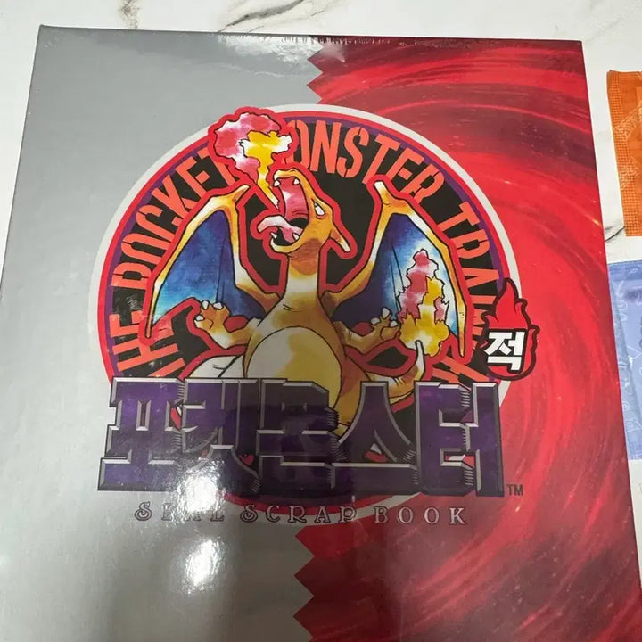 [BUNJANG] Pokemon Charizard Sticker Book + Stickers / 포켓몬스터 리자몽 띠부씰북 + 띠부띠부씰